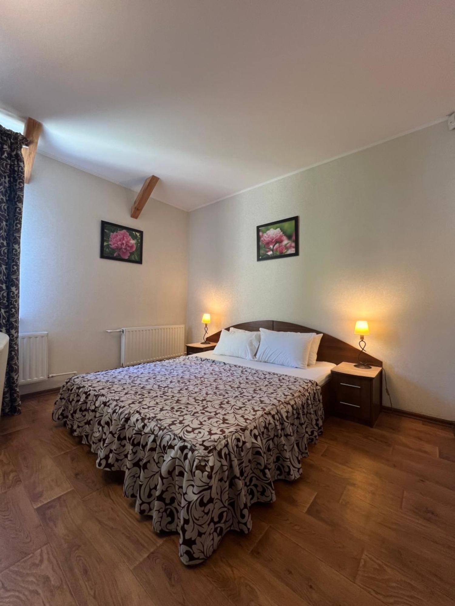 Apart Hotel Asotel Charkov Buitenkant foto