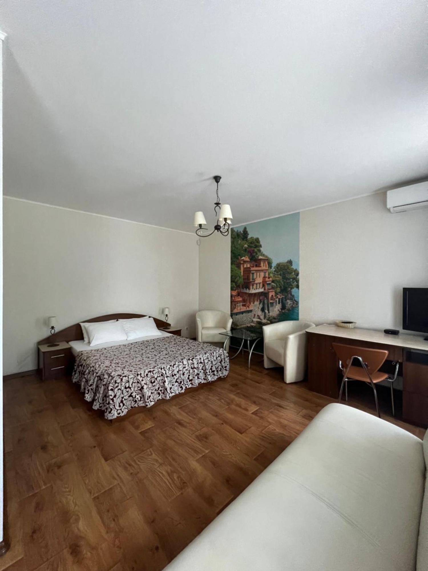 Apart Hotel Asotel Charkov Buitenkant foto