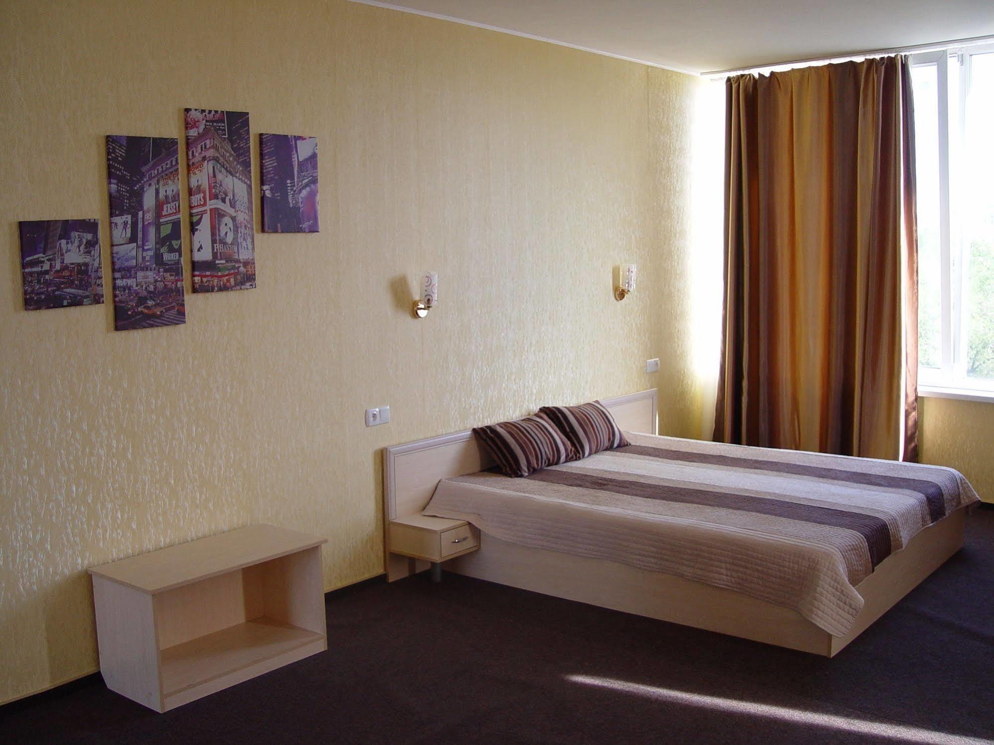 Apart Hotel Asotel Charkov Buitenkant foto