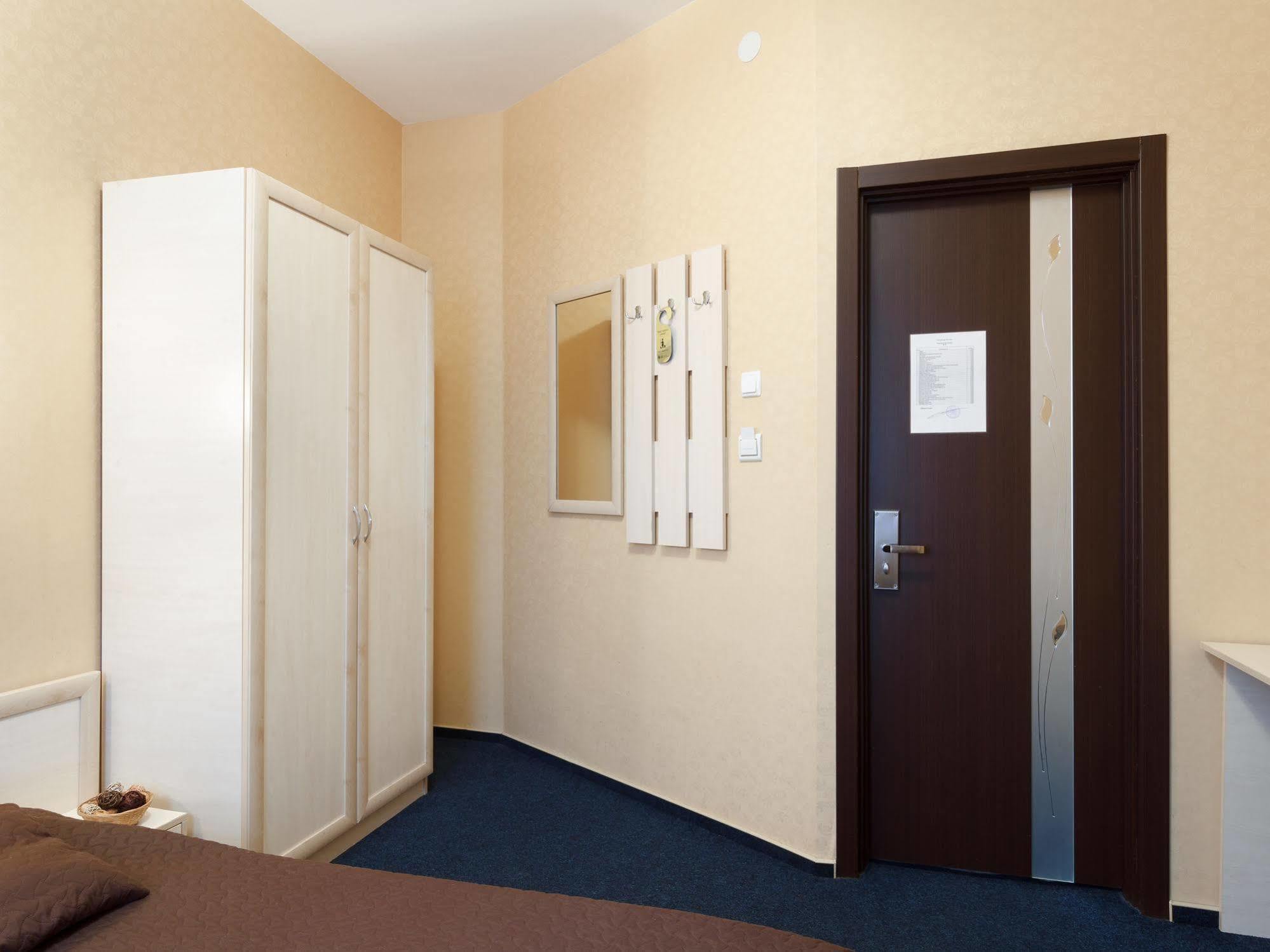 Apart Hotel Asotel Charkov Buitenkant foto